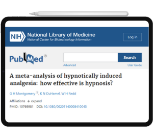 Um tablet com um artigo científico na tela