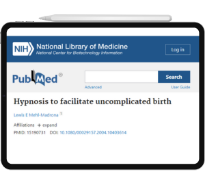 Um tablet com um artigo científico na tela